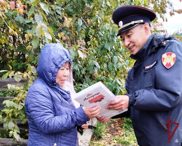 В Бурятии росгвардейцы поздравили ветеранов с Днем пожилого человека