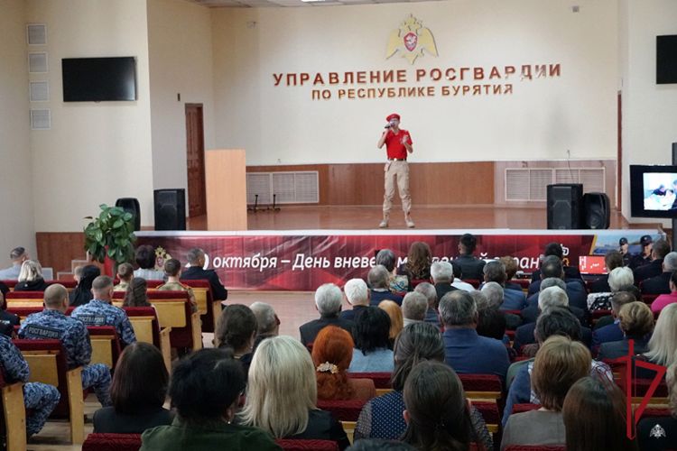 Ко Дню вневедомственной охраны в Росгвардии поощрили лучших сотрудников и работников
