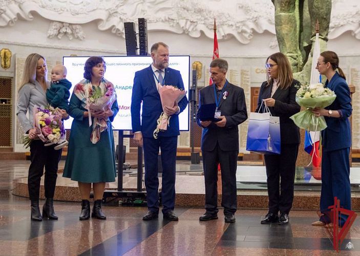 Отца Героя России Максима Концова наградили медалью «Отец солдата»