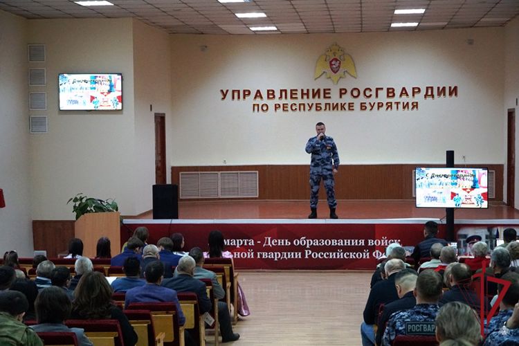 В Бурятии росгвардейцы поздравили ветеранов службы