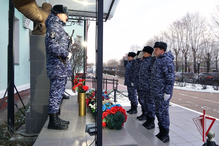 Память погибших коллег почтили росгвардейцы Бурятии
