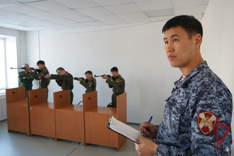 Военно-спортивные игры памяти сотрудника вневедомственной охраны прошли в Улан-Удэ 