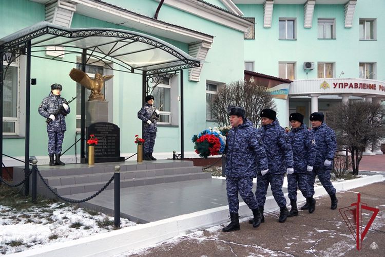 Память погибших коллег почтили росгвардейцы Бурятии