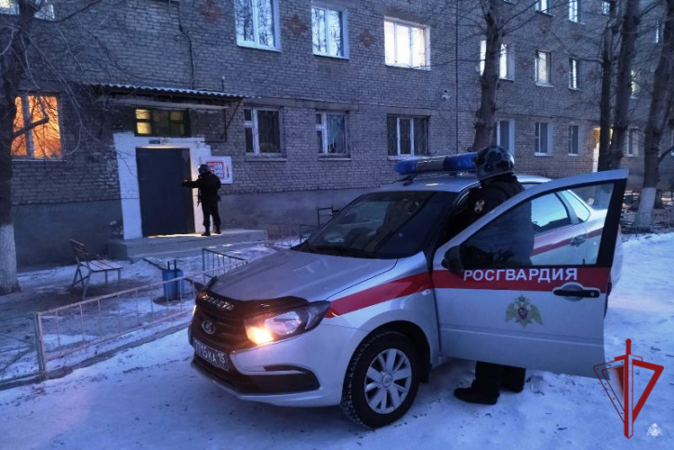 В Гусиноозерске росгвардейцы задержали граждан, у которых обнаружено наркотическое вещество
