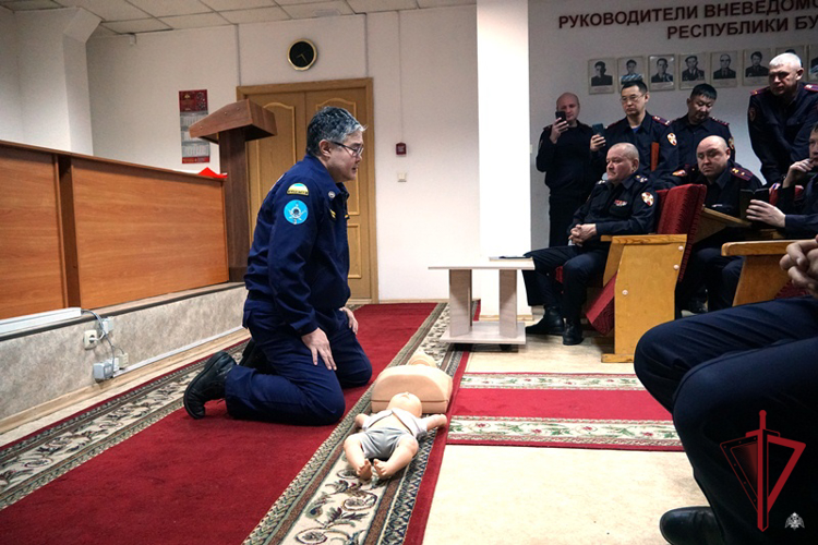 В Улан-Удэ занятия по оказанию первой помощи прошли для сотрудников вневедомственной охраны Росгвардии