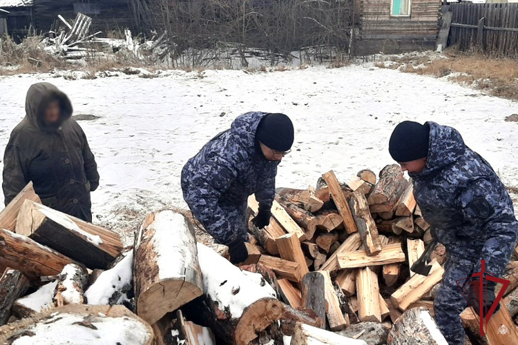 Росгвардейцы помогли жительнице Баунтовского эвенкийского района