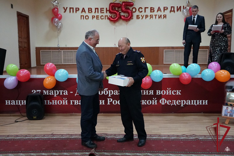 В Бурятии наградили сотрудников государственного контроля и лицензионно-разрешительной работы Росгвардии