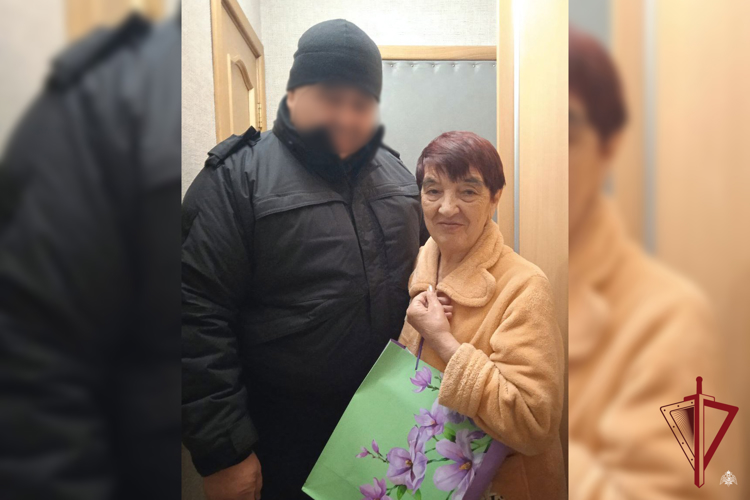 В Бурятии росгвардейцы поздравили женщин с 8 марта