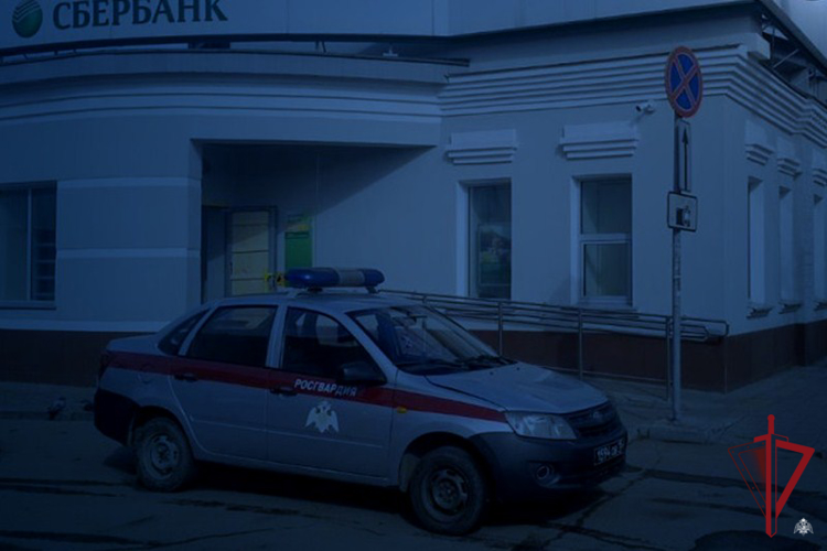В Улан-Удэ росгвардейцы задержали злоумышленника, который проник в банк