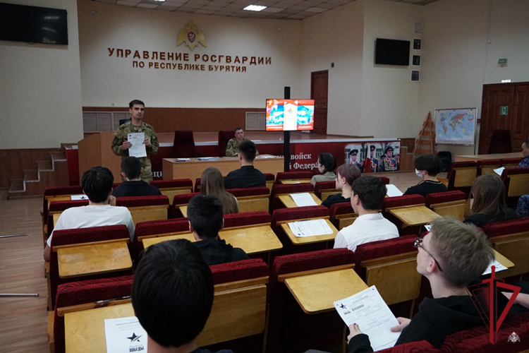 В Бурятии росгвардейцы написали «Диктант Победы»
