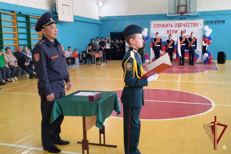 В Бурятии росгвардейцы проводят патриотические мероприятия для детей