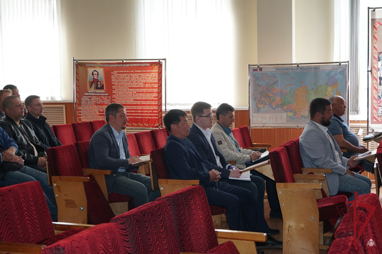 Сотрудники Росгвардии провели занятия с представителями ТЭК и ведомственной охраны Бурятии