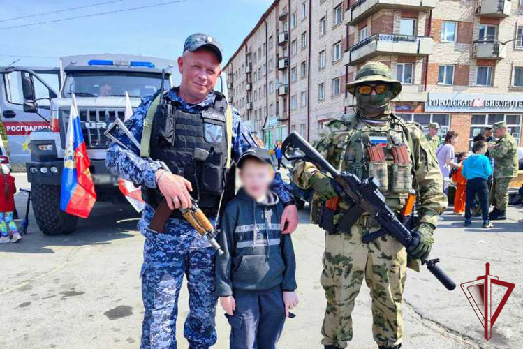 Росгвардейцы Бурятии провели мероприятия ко Дню защиты детей