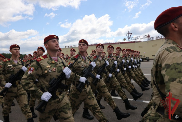Директор Росгвардии генерал армии Виктор Золотов принял участие в посвященных 100-летию дивизии имени Ф.Э. Дзержинского торжественных мероприятиях