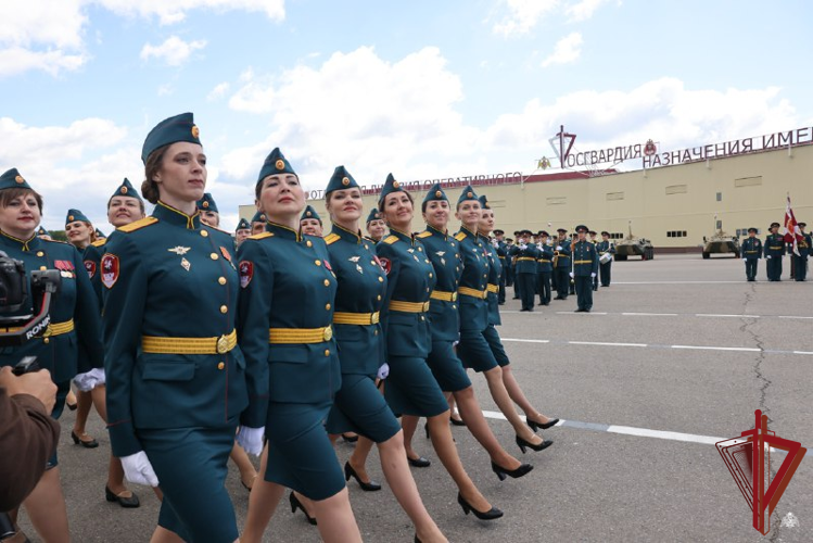 Директор Росгвардии генерал армии Виктор Золотов принял участие в посвященных 100-летию дивизии имени Ф.Э. Дзержинского торжественных мероприятиях