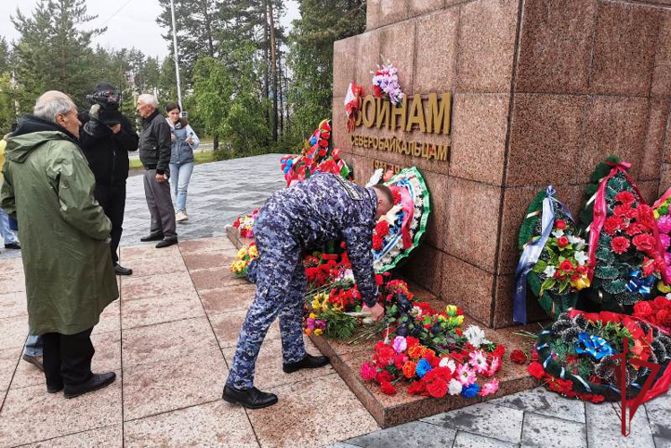 В Бурятии росгвардейцы приняли участие в патриотической акции «Свеча памяти»