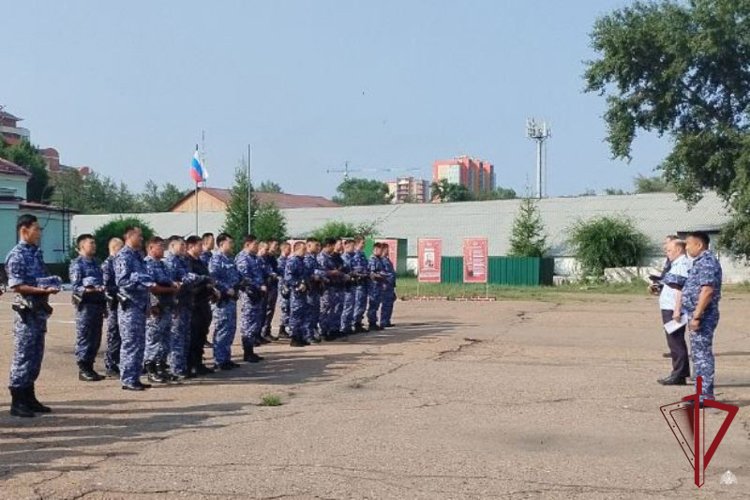 Сотрудники Росгвардии почтили память сослуживца, погибшего при исполнении служебного долга
