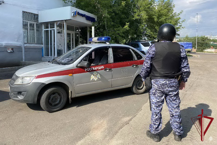 Взрывотехники Росгвардии обследовали административные здания в Улан-Удэ
