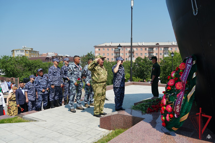 В Бурятии росгвардейцы почтили память ветеранов боевых действий