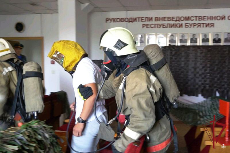 Межведомственные пожарно-тактические учения Росгвардии и МЧС прошли в Улан-Удэ