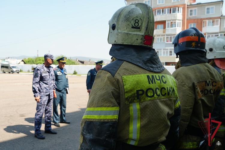 Межведомственные пожарно-тактические учения Росгвардии и МЧС прошли в Улан-Удэ