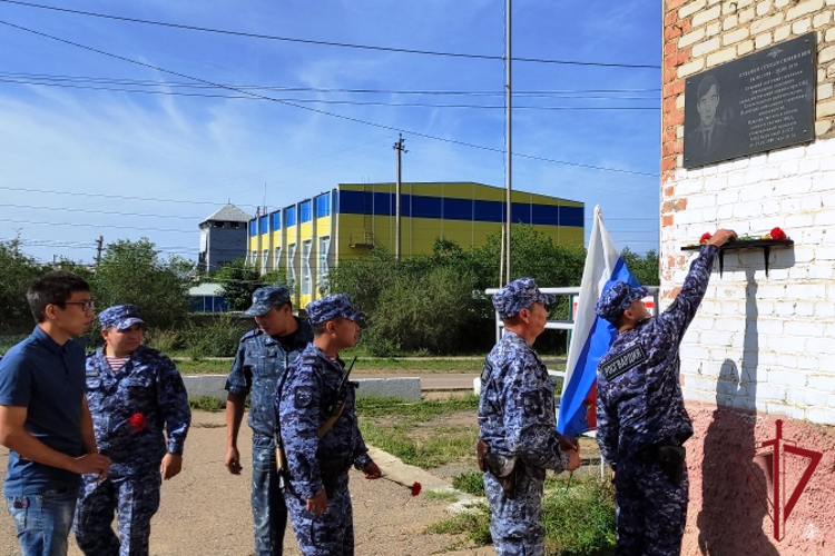 В Бурятии почтили память погибших сотрудников вневедомственной охраны