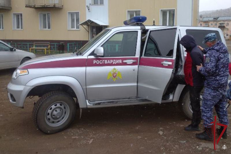 В Бурятии росгвардейцы задержали подозреваемого в угоне