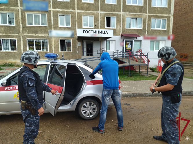 В Селенгинском районе росгвардейцы задержали подозреваемых в краже телефона