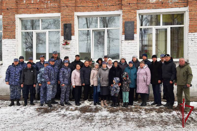 В Бурятии открыли мемориальную доску росгвардейцу, погибшему в ходе СВО