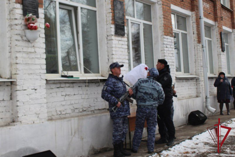В Бурятии открыли мемориальную доску росгвардейцу, погибшему в ходе СВО