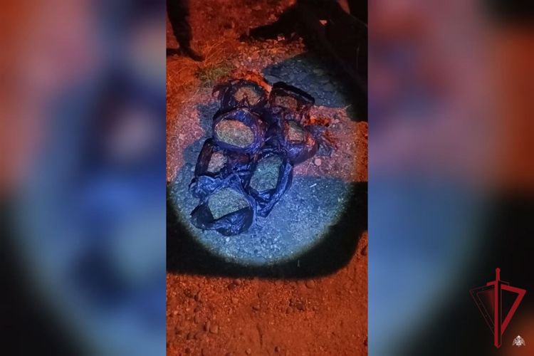 В Тарбагатайском районе сотрудники вневедомственной охраны задержали мужчину с наркотиками