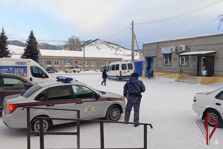 В Тарбагатайском районе росгвардейцы задержали подозреваемого в незаконном обороте наркотических средств 