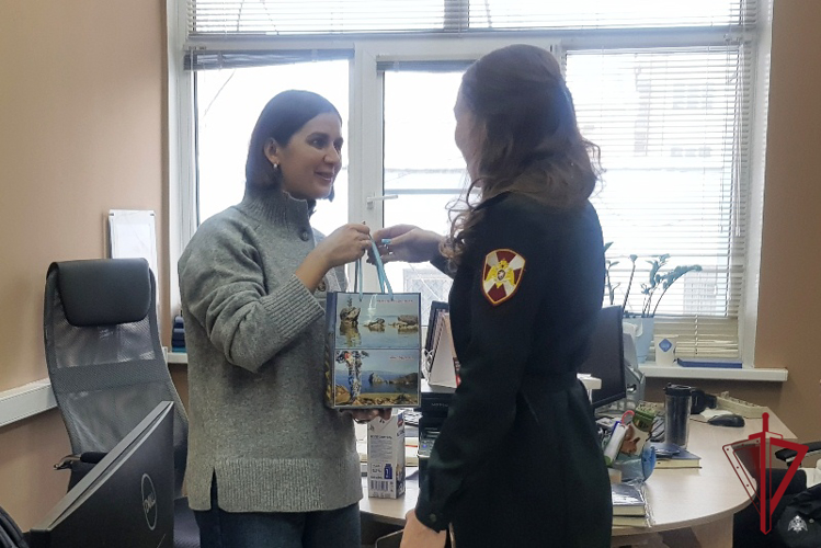 Росгвардейцы поздравили журналистов Бурятии с профессиональным праздником