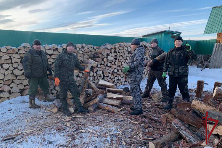В Бурятии росгвардейцы оказали помощь дацану