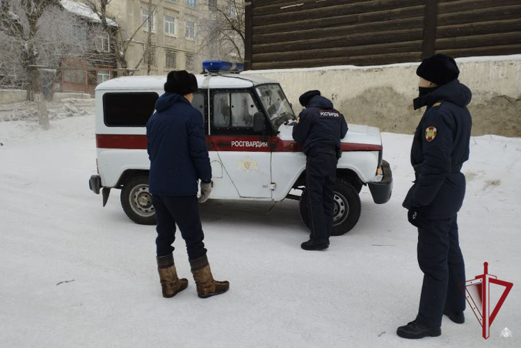 В Бурятии росгвардейцы задержали граждан, находящихся в розыске за неуплату алиментов