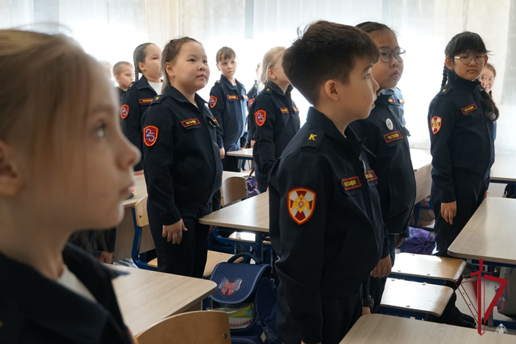 Уроки Мужества провели сотрудники вневедомственной охраны Росгвардии в Бурятии