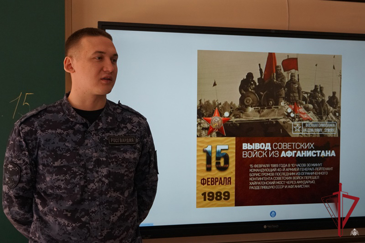 Уроки Мужества провели сотрудники вневедомственной охраны Росгвардии в Бурятии
