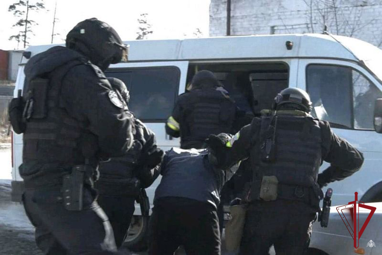 В Улан-Удэ во взаимодействии с росгвардейцами задержаны подозреваемые в крупной краже и угоне