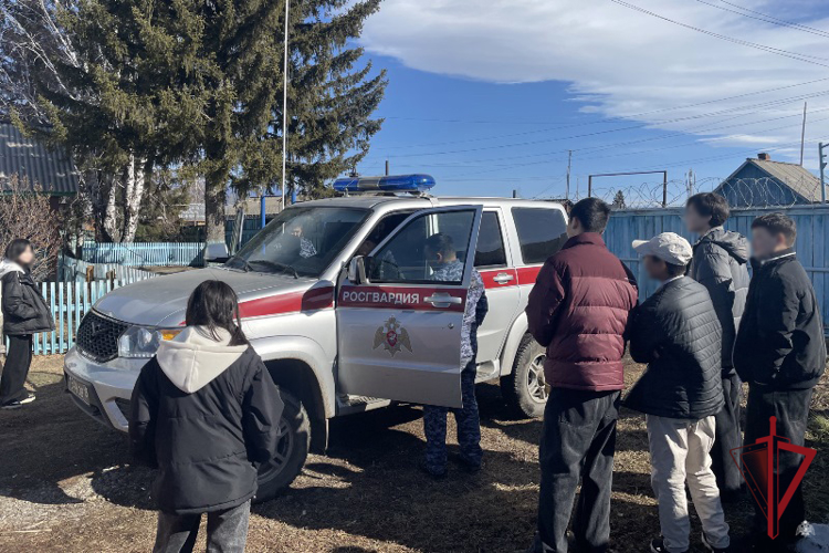 В Бурятии росгвардейцы проводят дни открытых дверей в своих подразделениях