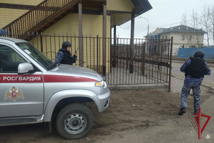 В Кяхте росгвардейцы задержали подозреваемую в нанесении легкого вреда здоровью