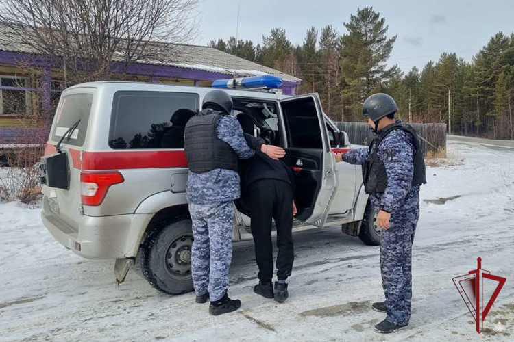 В Муйском районе сотрудники Росгвардии задержали гражданина с наркотическим средством