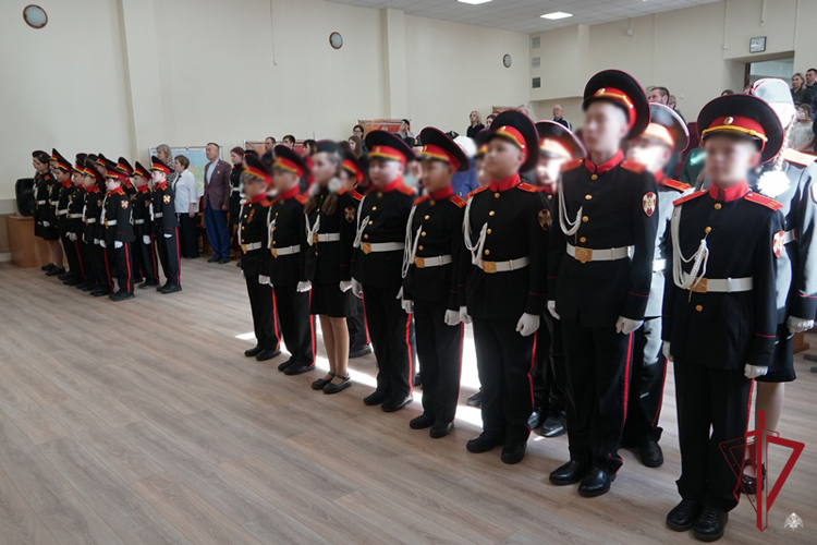 Ученики улан-удэнской школы прошли посвящение в кадеты Росгвардии