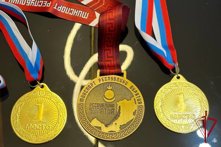 Сотрудник Росгвардии завоевал золотые медали на чемпионате по гиревому спорту в Бурятии