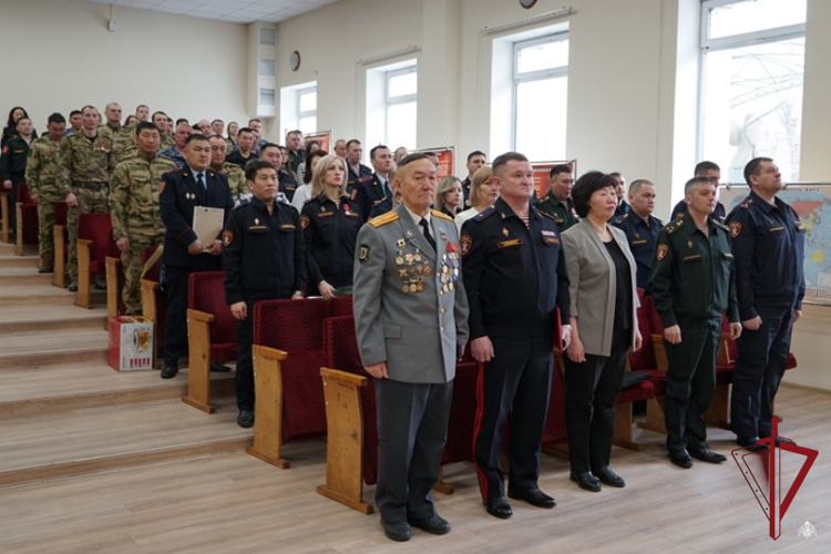 В Бурятии росгвардейцы отметили День образования войск национальной гвардии Российской Федерации