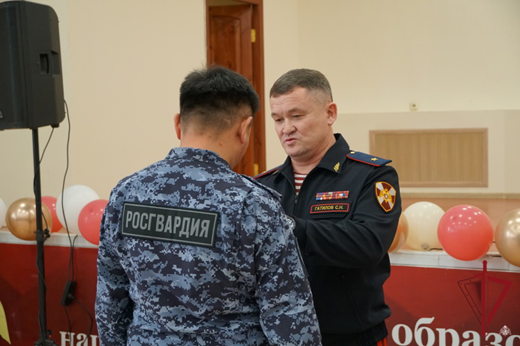 В Бурятии росгвардейцы отметили День образования войск национальной гвардии Российской Федерации