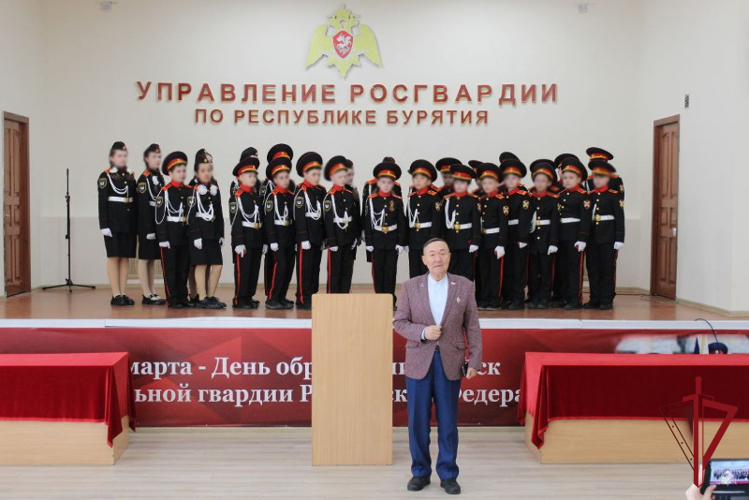Ученики улан-удэнской школы прошли посвящение в кадеты Росгвардии