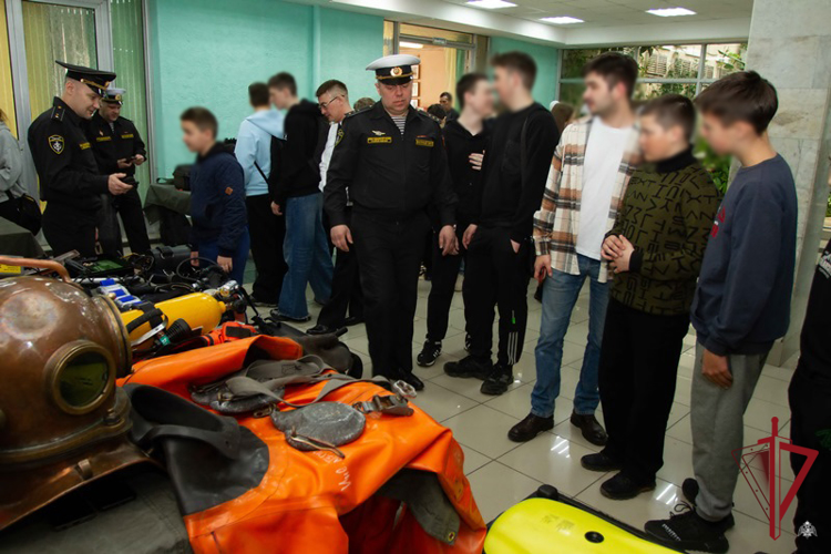 В Северобайкальске прошла выставка вооружения Росгвардии