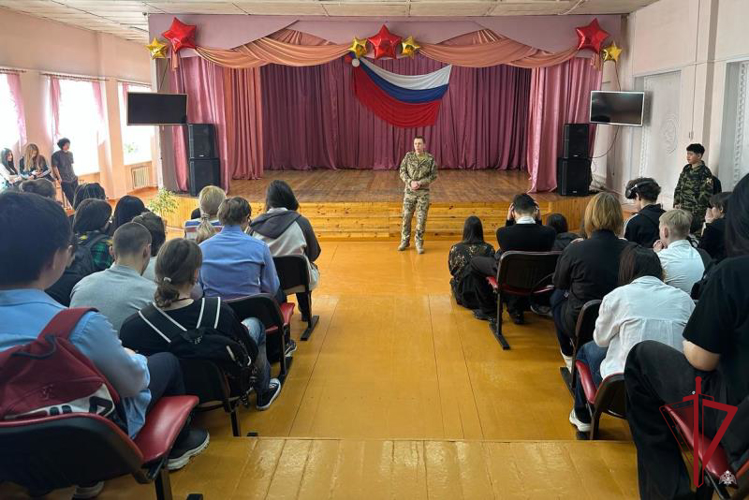 В Бурятии офицер Росгвардии провел занятия с кадетами по пожарной безопасности