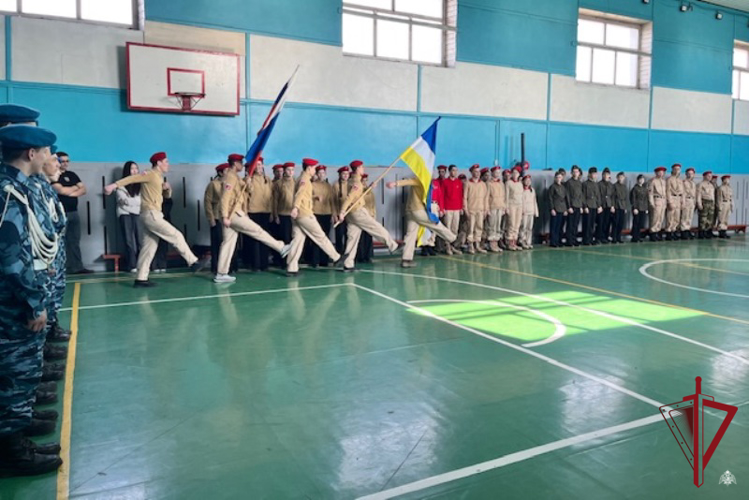 В Бурятии сотрудники Росгвардии оценивали участников районного этапа «Зарницы»