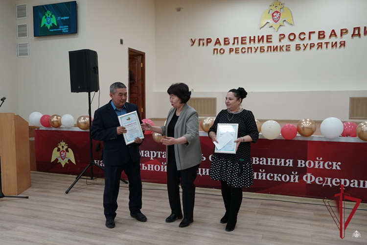 В Бурятии региональный Профсоюз отметил работников вневедомственной охраны Росгвардии 
